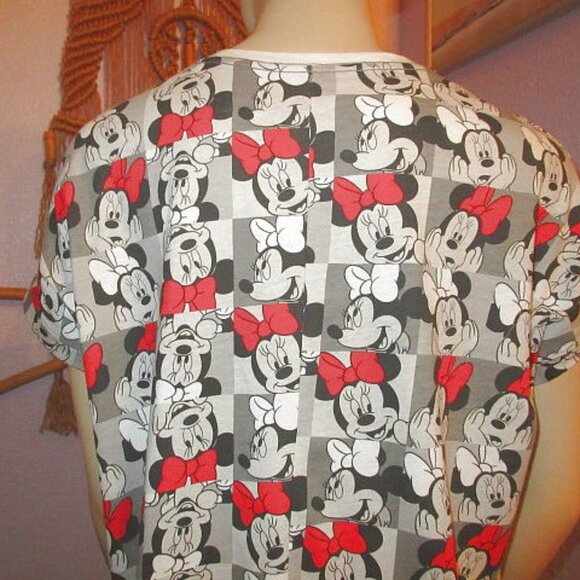 Disney Moody Minnie Mouse Ringer T-Shirt M Oversized V-Neck Short Sleeves NWT - Picture 7 of 10